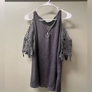 Detail Sleeve‎ Top